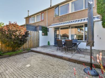 neat-patio-with-sitting-area-q6q6377f81hsbso1p8fljfkcit7sa75rrrcinf1s54
